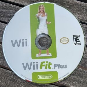 Wii Wii fit Plus Pre-Owned Video Game